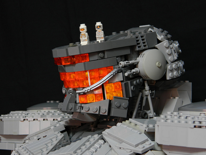 Illustration for article titled 5,000-Piece Pacific Rim Jaeger Would Smash Any LEGO Town